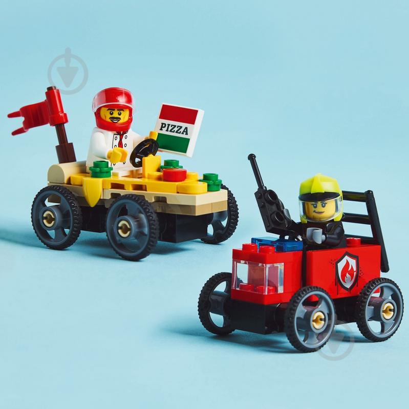 Конструктор LEGO City «Піца-авто проти пожежної машини» Набір перегонів 60458 - фото 6