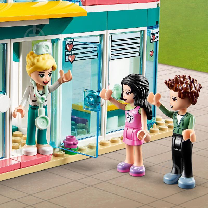 Конструктор LEGO Friends Больница в Хартлейк-Сити 41394 - фото 10