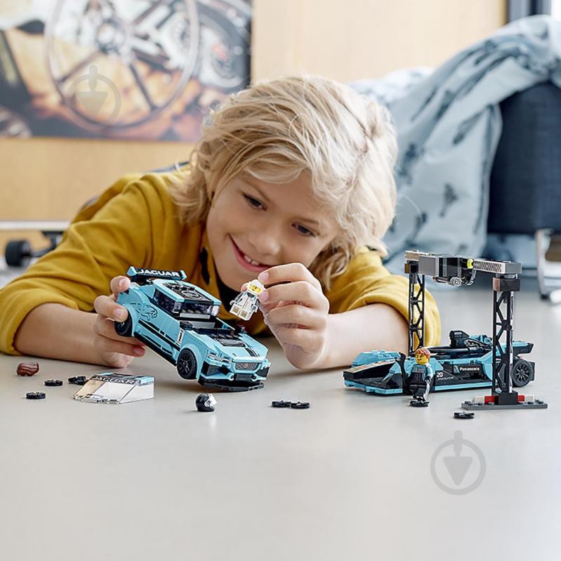 Конструктор LEGO Speed Champions Автомобили Formula E Panasonic Jaguar Racing GEN2 та Jaguar I-PACE eTROPHY 76898 - фото 9