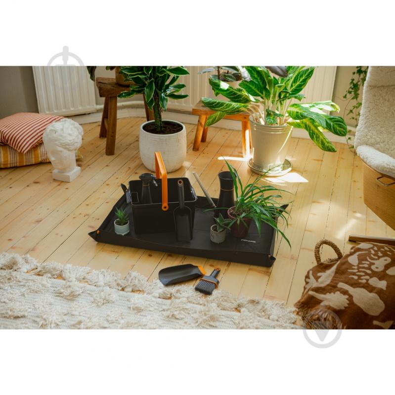 Килимок садовий Fiskars складаний для пересадки рослин (1071304) - фото 7 Килимок садовий Fiskars складаний для пересадки рослин (1071304) - фото 7