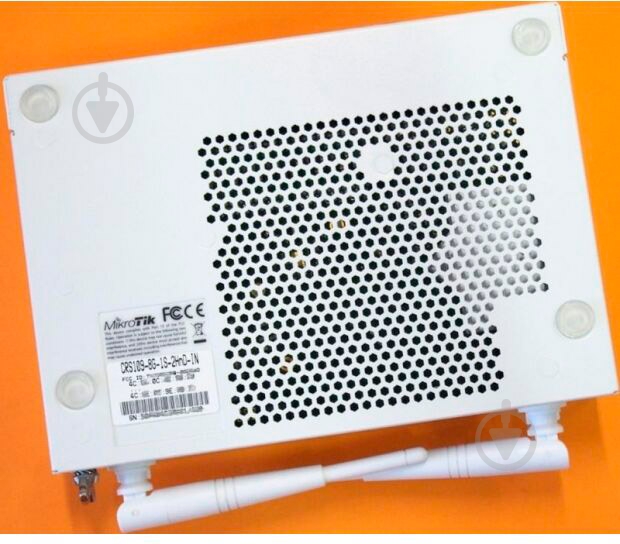 Коммутатор Mikrotik CRS109-8G-1S-2HnD-IN - фото 7 Коммутатор Mikrotik CRS109-8G-1S-2HnD-IN - фото 7