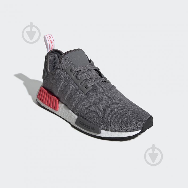 Кросівки чоловічі Adidas NMD R1 BD7730 р.40 2/3 сірі - фото 4 Кросівки чоловічі Adidas NMD R1 BD7730 р.40 2/3 сірі - фото 4