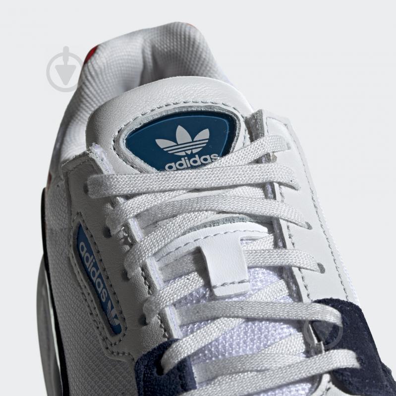 Кросівки жіночі Adidas FALCON W CG6246 р.38 2/3 білі - фото 8