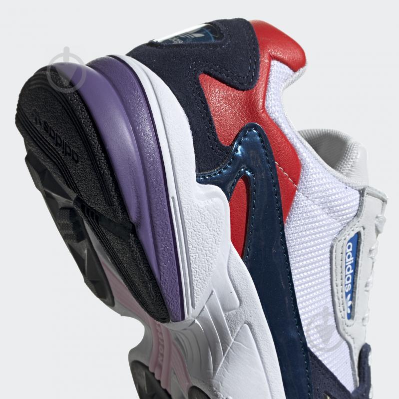 Кросівки жіночі Adidas FALCON W CG6246 р.38 2/3 білі - фото 9