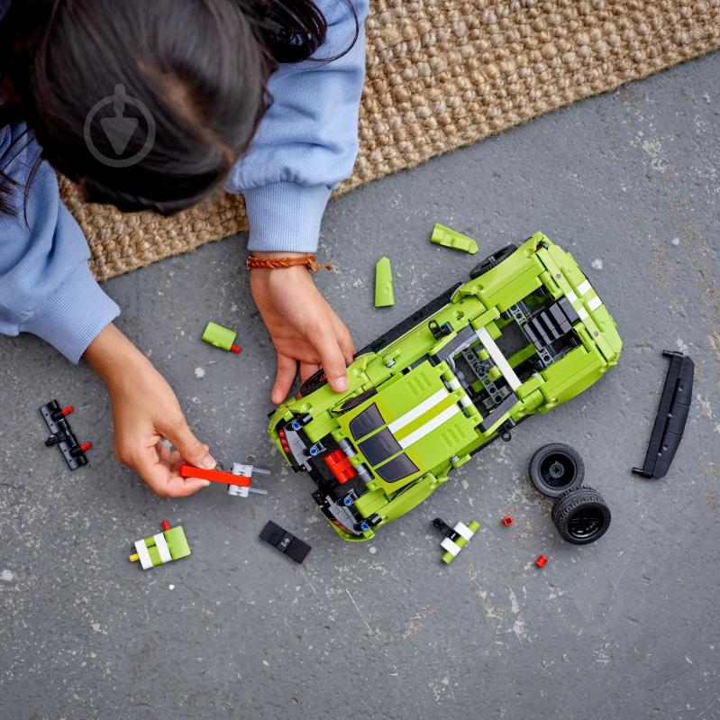Конструктор LEGO Technic Ford Mustang Shelby® GT500® 42138 - фото 4 Конструктор LEGO Technic Ford Mustang Shelby® GT500® 42138 - фото 4