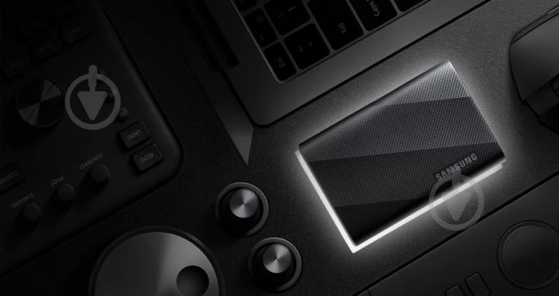 SSD-накопичувач Samsung T9 Shield 4000GB USB Type-C 3D NAND (MU-PG4T0B/EU) - фото 13 SSD-накопичувач Samsung T9 Shield 4000GB USB Type-C 3D NAND (MU-PG4T0B/EU) - фото 13