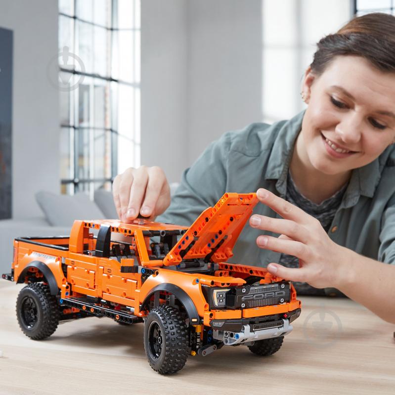 Конструктор LEGO Technic Ford® F-150 Raptor 42126 - фото 6