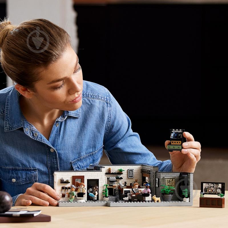 Конструктор LEGO Ideas Queer Eye — лофт «Великолепной пятерки» 10291 - фото 6