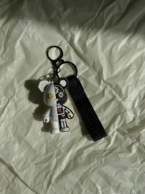 Брелок для ключей Bearbrick светлый - фото 3