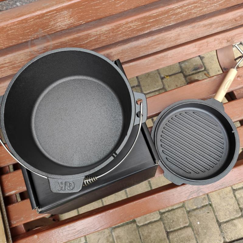 Набір посуду Gusskoenig ø31,5 мм 16,7 мм 9 л чавунний казан з кришкою-пательнею + книга рецептів, підйомни - фото 7 Набір посуду Gusskoenig ø31,5 мм 16,7 мм 9 л чавунний казан з кришкою-пательнею + книга рецептів, підйомни - фото 7