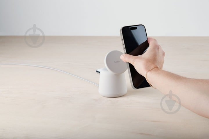 Беспроводное зарядное устройство Belkin 2в1 MagSafe iPhone/Watch/AirPods Sand Mass - фото 8 Беспроводное зарядное устройство Belkin 2в1 MagSafe iPhone/Watch/AirPods Sand Mass - фото 8
