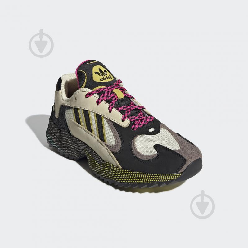 ᐉ Кроссовки Adidas YUNG-1 EF5338 р.UK 9,5 бежевый • Купить в Киеве, Украине  • Лучшая цена в Эпицентре