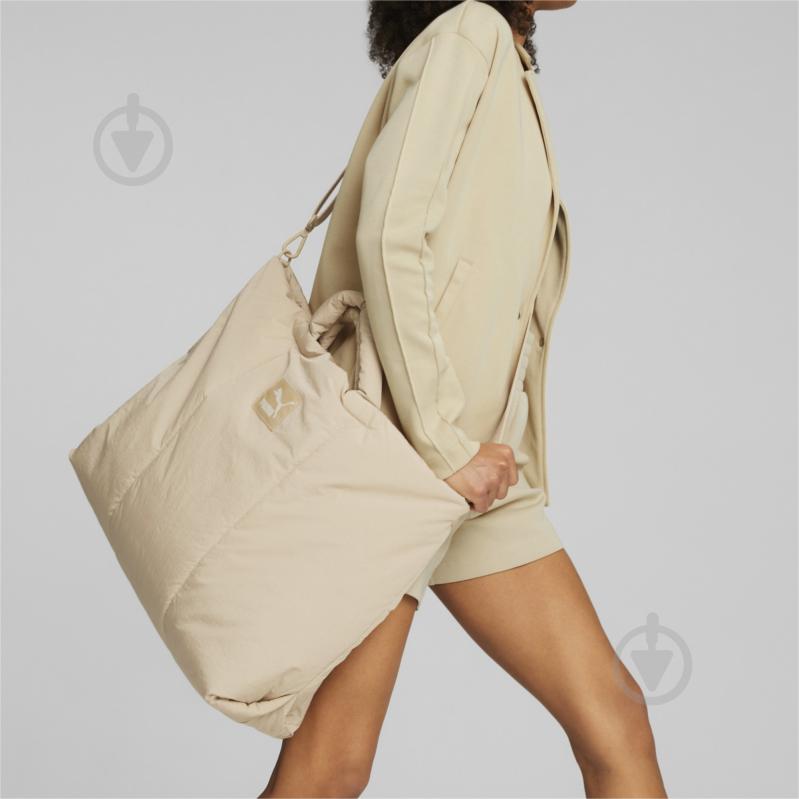 Сумка Puma PRIME PREMIUM OVERSIZED TOTE 7917801 бежевый - фото 3 Сумка Puma PRIME PREMIUM OVERSIZED TOTE 7917801 бежевый - фото 3