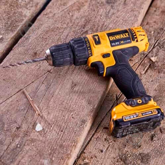 Шуруповерт ударный аккумуляторный DeWalt DCD716C2 - фото 5