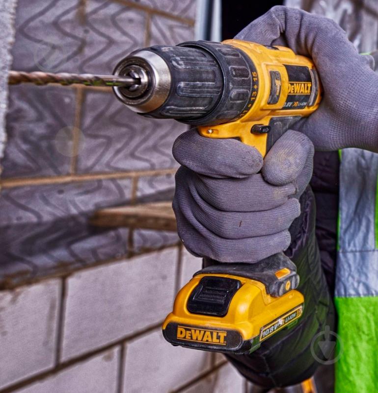 Шуруповерт ударный аккумуляторный DeWalt DCD716C2 - фото 4