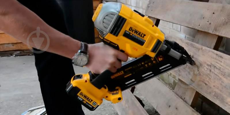 Степлер акумуляторний DeWalt DCN692N - фото 9