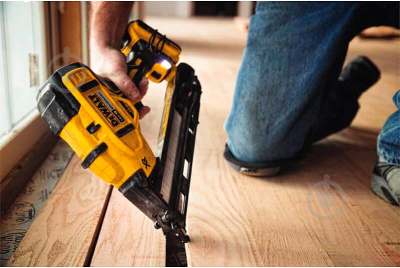 Степлер акумуляторний DeWalt DCN650N - фото 5