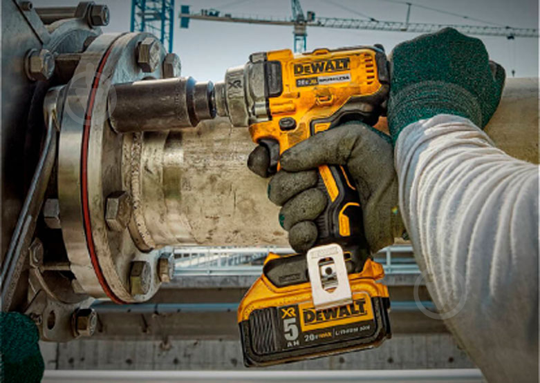 Гайковерт ударний акумуляторний DeWalt 18 В DCF894HNT - фото 7