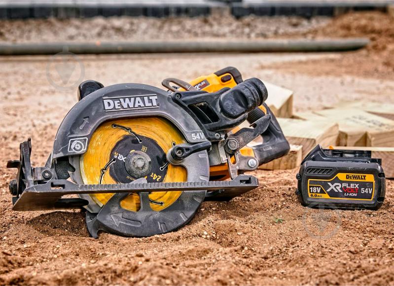 Пила дисковая DeWalt 54V DCS577N - фото 8