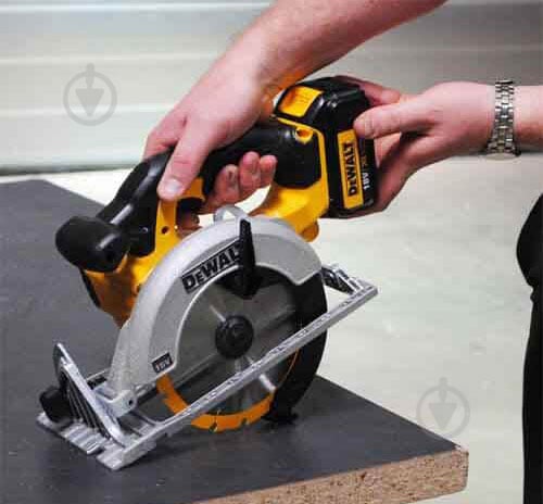 Пилка дискова DeWalt DCS570N - фото 5