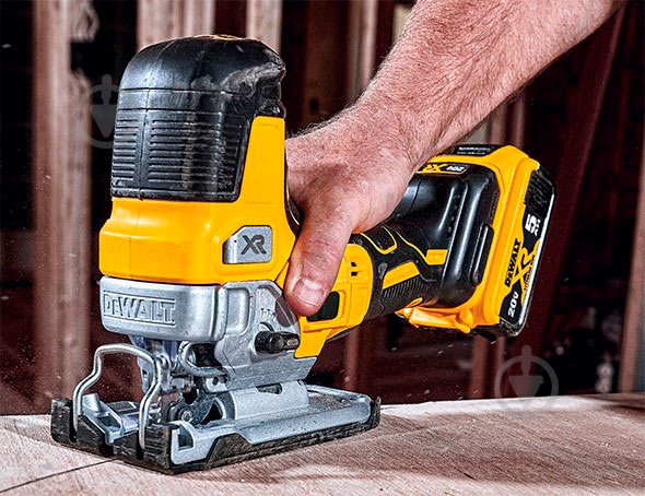 Электролобзик DeWalt DCS335N - фото 10