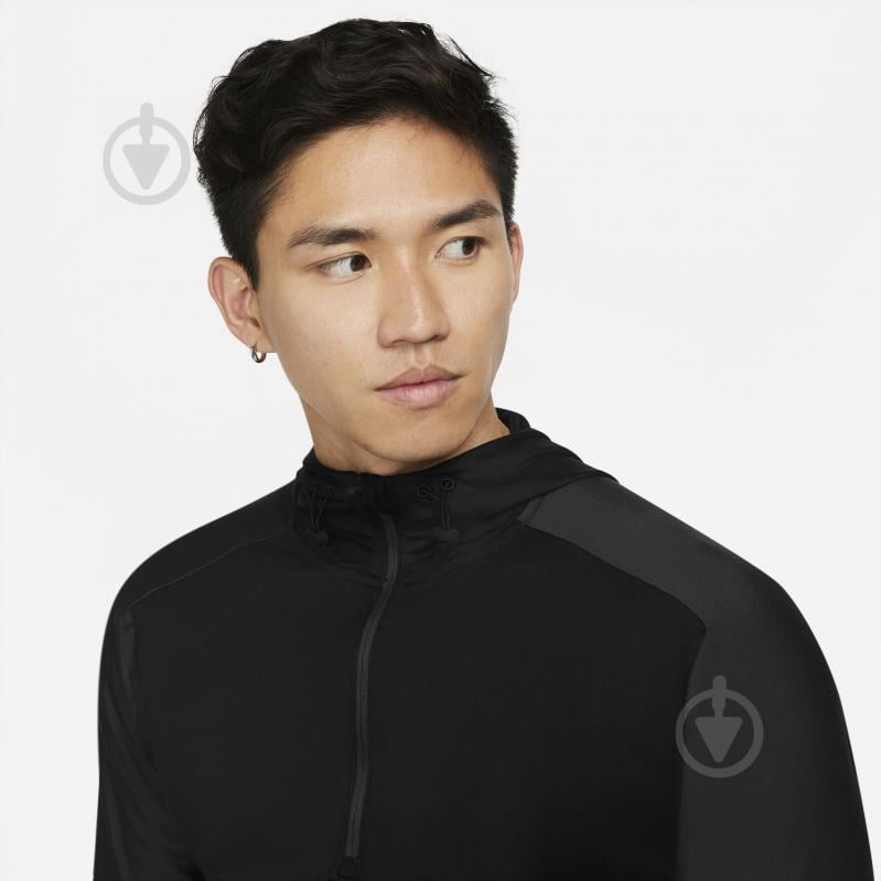 Футболка Nike M NK DF TRAIL ELMT GX HOODIE DD4580-010 р.S чорно-сірий - фото 3