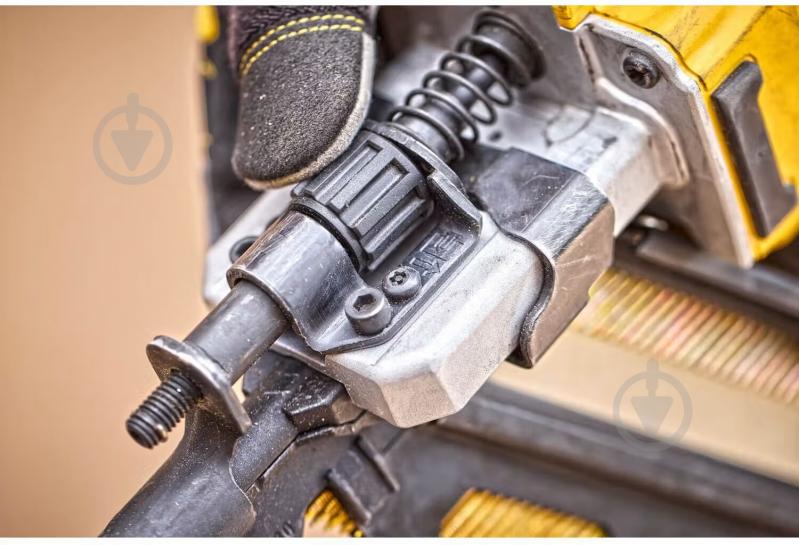 Степлер аккумуляторный DeWalt DCN930N - фото 10