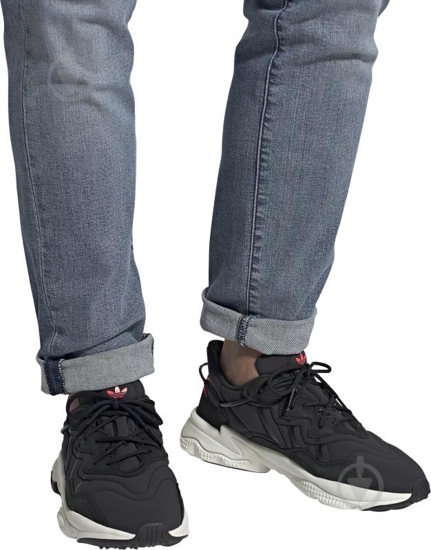 Кросівки чоловічі Adidas OZWEEGO FV9668 р.41 1/3 чорні - фото 3