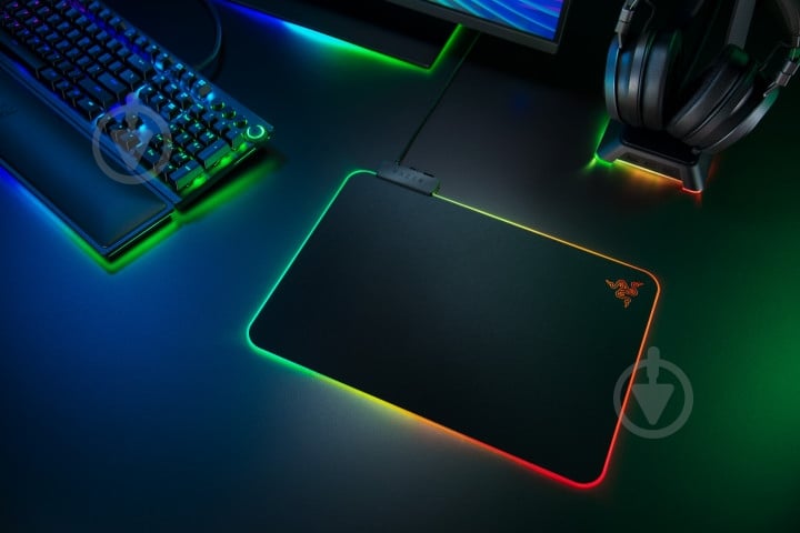 Килимок для миші Razer Firefly V2 (RZ02-03020100-R3M1) - фото 8