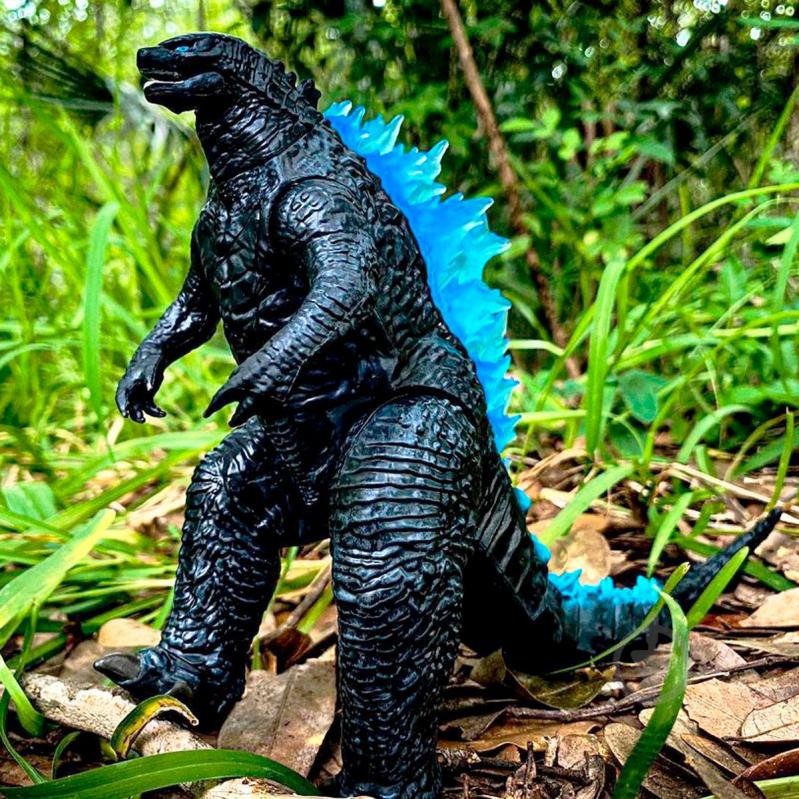Фигурка GODZILLA VS. KONG Годзилла делюкс 35501 - фото 3 Фигурка GODZILLA VS. KONG Годзилла делюкс 35501 - фото 3
