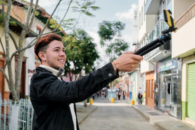 Микрофон JBL петличный Quantum Stream Wireless Lightning Black (JBLSTRMWLLGHTBLK) - фото 9 Микрофон JBL петличный Quantum Stream Wireless Lightning Black (JBLSTRMWLLGHTBLK) - фото 9