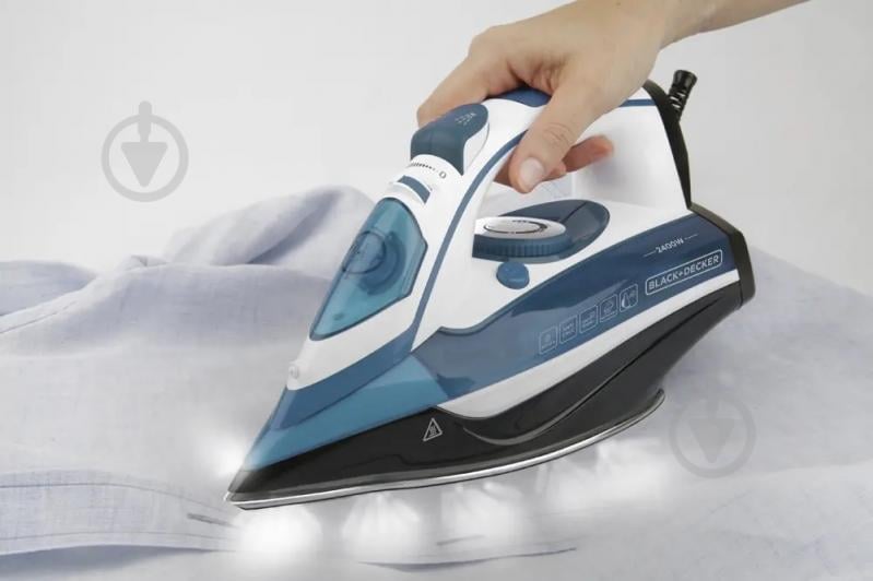 Утюг Black+Decker BXIR2402E - фото 3