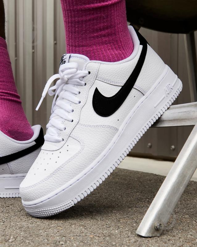 Кроссовки мужские демисезонные Nike AIR FORCE 1 '07 CT2302-100 р.45 белые - фото 9