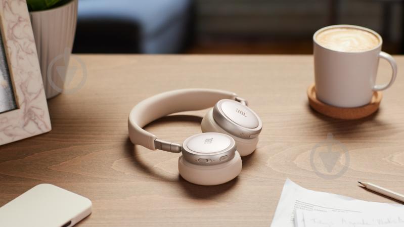 Bluetooth-гарнитура JBL Live 680NC champagne (JBLLIVE680NCCPG) - фото 12