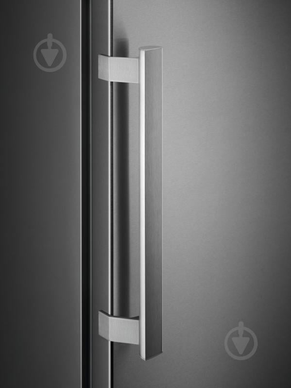 Холодильник Electrolux RRC5ME38X2 - фото 5