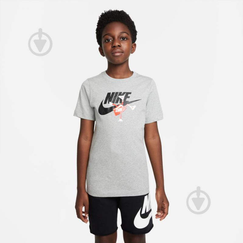 Футболка Nike B NSW TEE FUTURA BOXY SP22 DO1806-063 р.S серый - фото 1