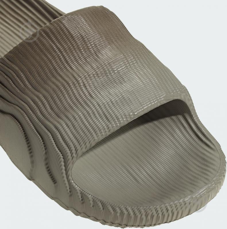 Тапочки Adidas ADILETTE 22 JH7794 р.44 2/3 хаки - фото 7