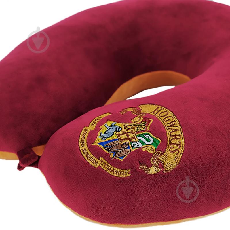 Подушка-підголівник WP Merchandise Harry Potter Collection лого Гоґвардс 36 см червоний FHPPILLOW24BKHP01 - фото 4