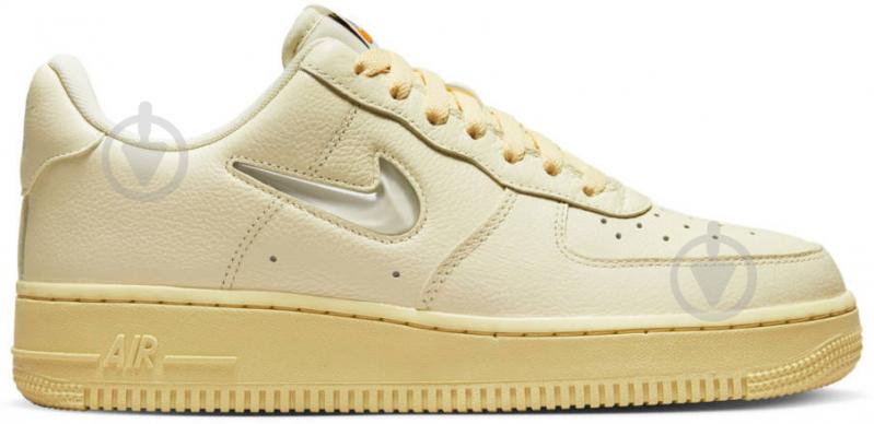 Кроссовки женские Nike AIR FORCE 1 DO9456-100 р.35,5 бежевые - фото 1