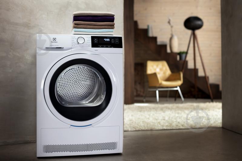 Сушильна машина Electrolux EW8HR359S - фото 4