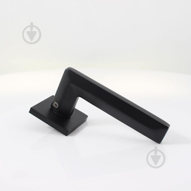 Ручка на розетці Comit Monolith Q матовий чорний - фото 4
