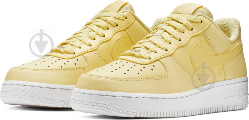 Кроссовки женские зимние Nike AIR FORCE 1 07 ESS AO2132-701 р.38,5 желтые - фото 3