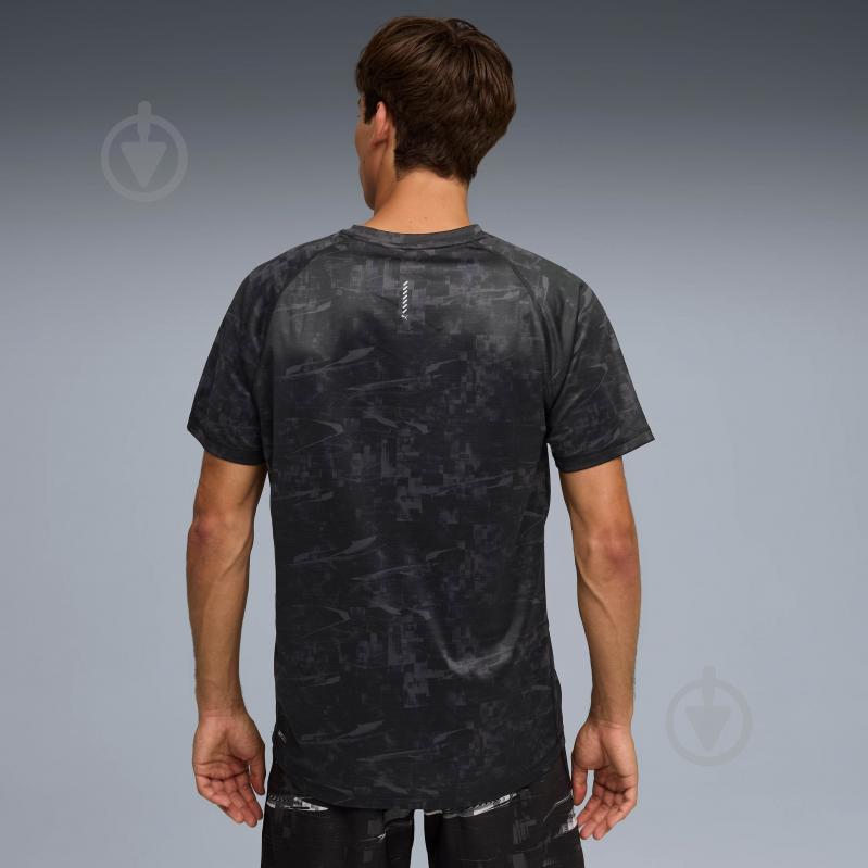 Футболка Puma M Run Velocity AOP Tee 52760301 р.2XL чорний - фото 2 Футболка Puma M Run Velocity AOP Tee 52760301 р.2XL чорний - фото 2
