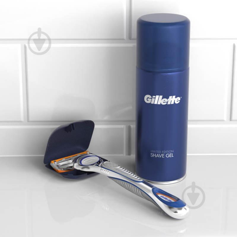 Подарунковий набір для чоловіків Gillette бритва Fusion5 + гель для гоління + чохол - фото 2