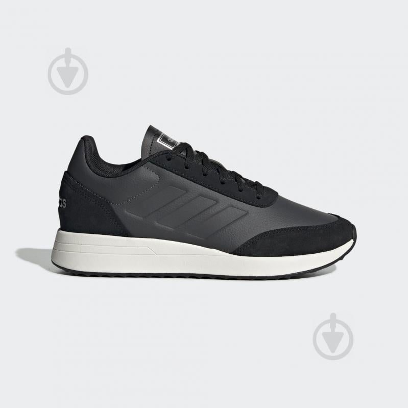 Кросівки жіночі зимові Adidas RUN70S EE9865 р.38 чорні - фото 1