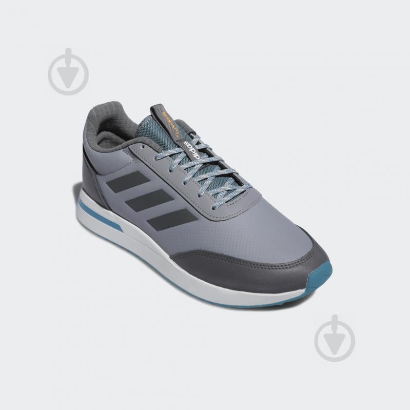 Кросівки жіночі демісезонні Adidas RUN70S EF0826 р.37 1/3 світло-сірі - фото 4