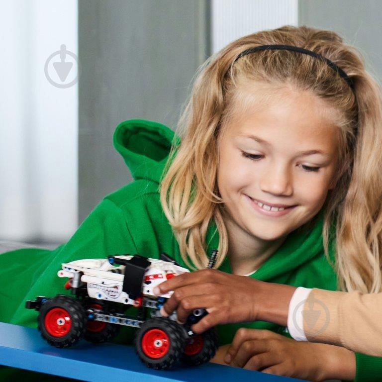 Конструктор LEGO Technic Monster Jam™ Monster Mutt™ Dalmatian 42150 - фото 4