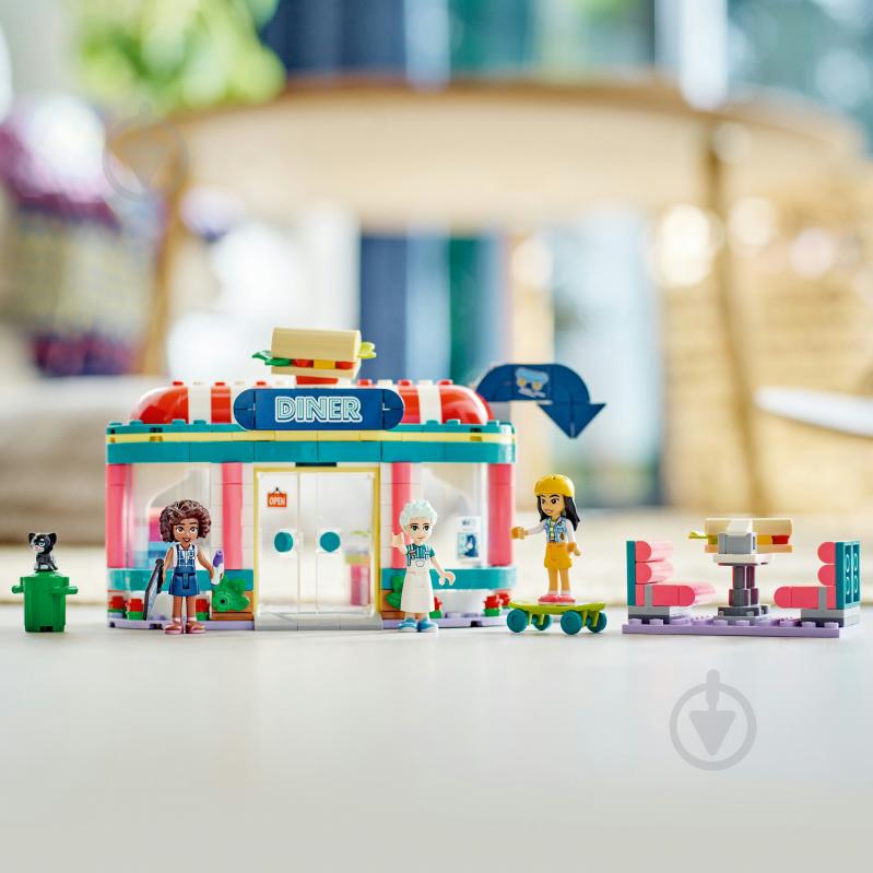 Конструктор LEGO Friends Хартлейк Сіті: ресторанчик в центрі міста 41728 - фото 6