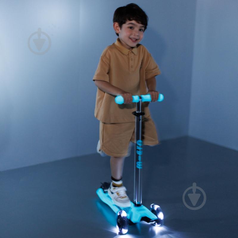 Самокат Micro серии Maxi Deluxe Glow LED синий хрусталь MMD366 - фото 10