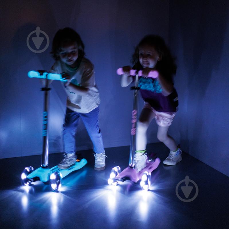 Самокат Micro серії Maxi Deluxe Glow LED рожевий MMD367 - фото 9
